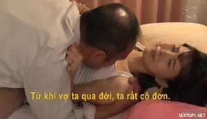 Cô giáo thể dục bị 2 cậu học trò quay trộm rồi ép cô xxx để bịt miệng