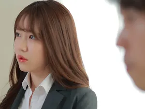 Cô giáo đến nhà chăm sóc cậu học bị ốm và cái kết