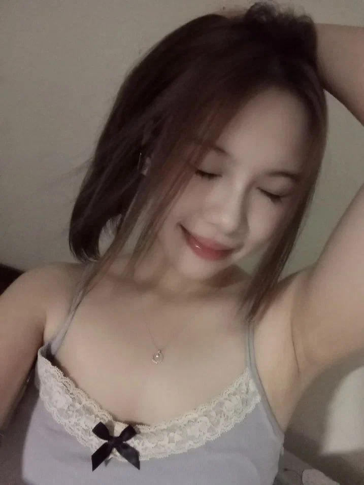 Thanh niên trúng số quan hệ cả 2 chị em người yêu, trong khi chị gái cho xuất cả vào trong